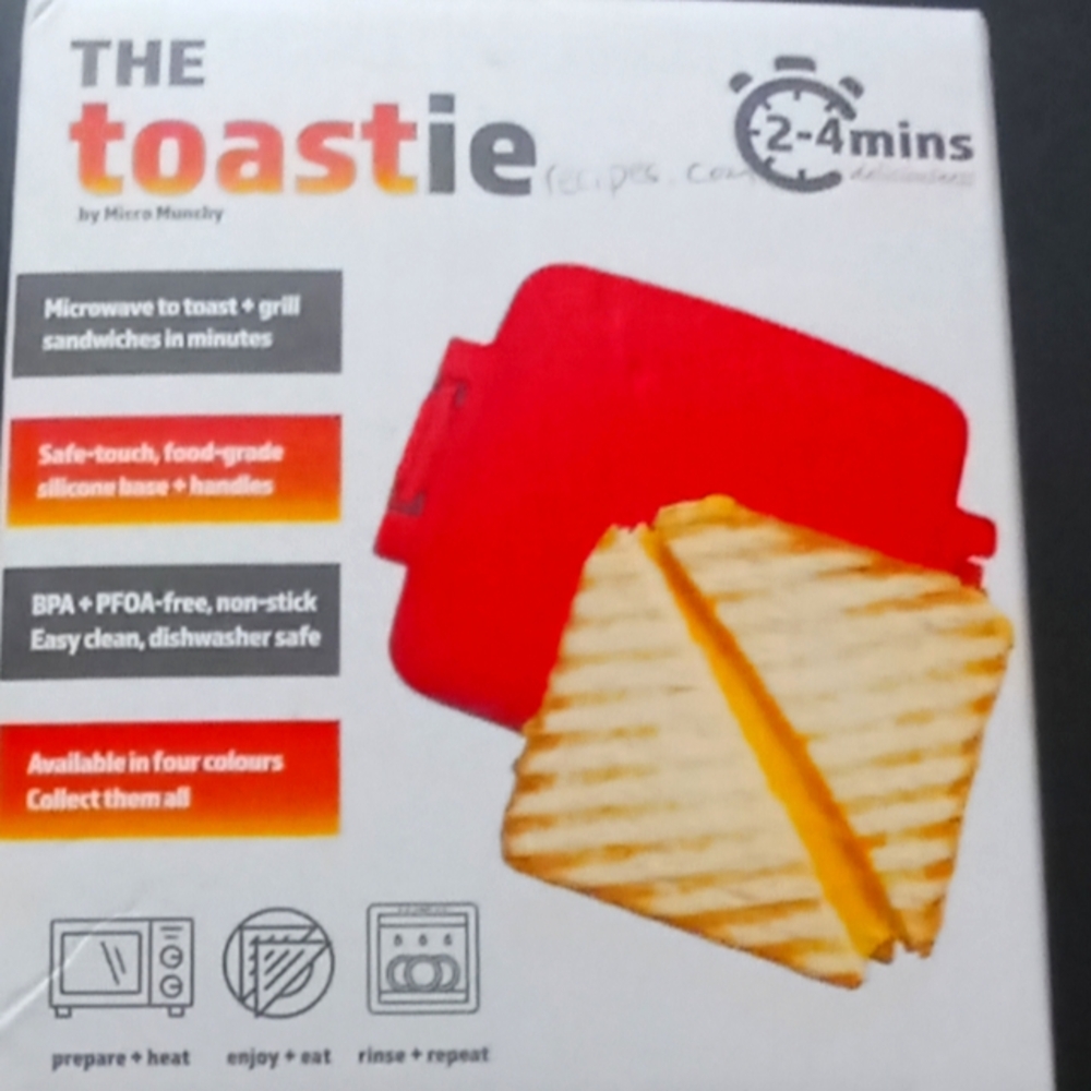 The Toastie Silicone Sandwich Maker - Red new in package tiktok sensation